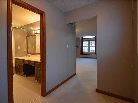 5th image of 4634 Chatterton Cir