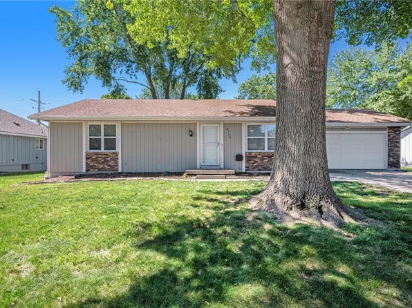 8703 Brenda Ln, Pleasant Valley, MO 64068