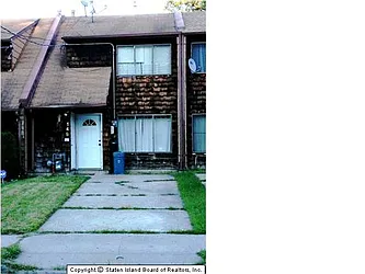 149 Holland Avenue  image 1 of 5