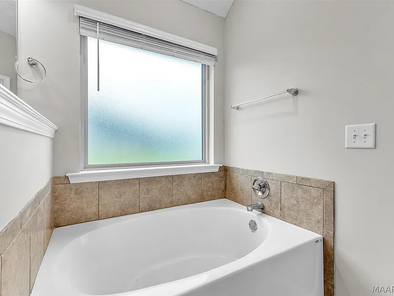 1823 Landing Pl — Photo 14