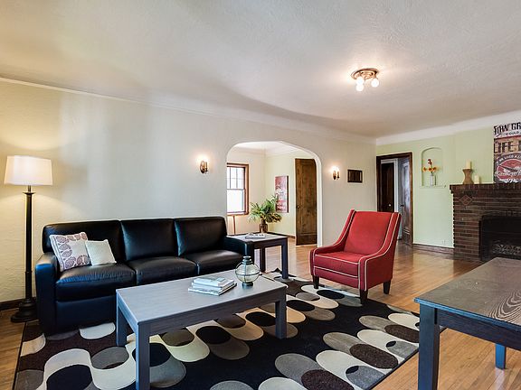 Lovely living (unit 1)