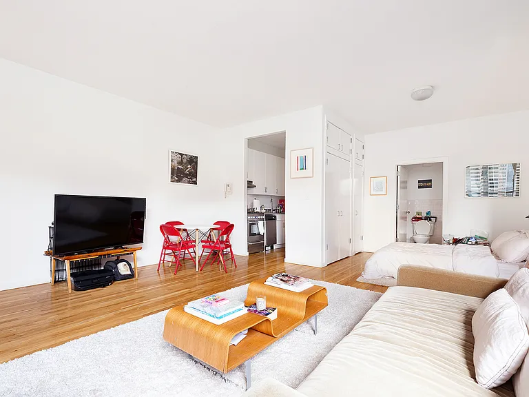 17 E 13th St #3D — Photo 2