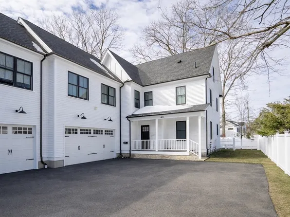405 Parker St #405, Newton Center, MA 02459