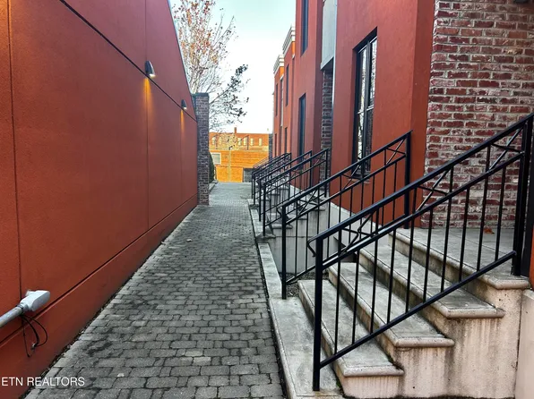 211 Mews Way, Knoxville, TN 37917