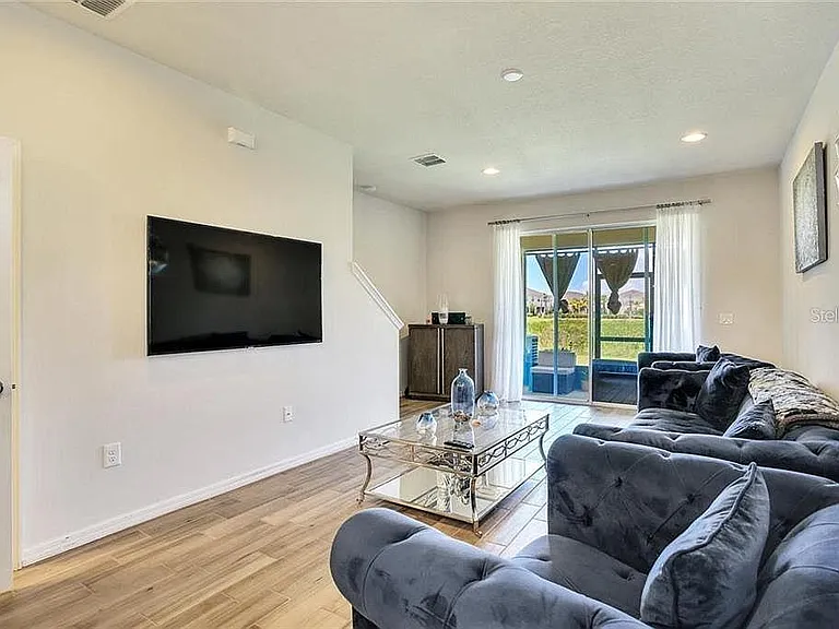 10958 Verawood Dr — Photo 7