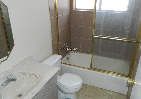 2nd image of 2574 Capistrano Ave #0