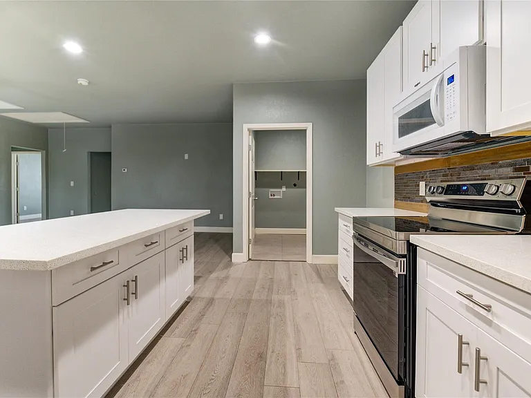 4323 Continental Dr — Photo 11