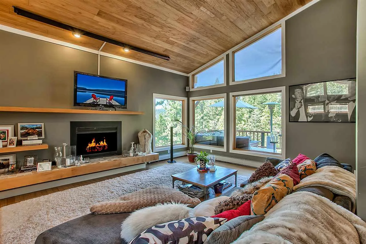 515 Sugarpine Dr photo 1