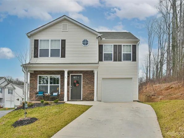 27 Hamrick Dr, Candler, NC 28715