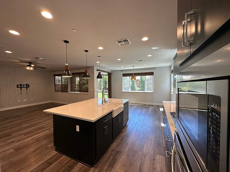 360 W Thurman Ave — Photo 10