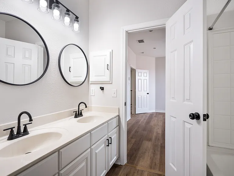 1738 Rock Ridge Dr — Photo 29