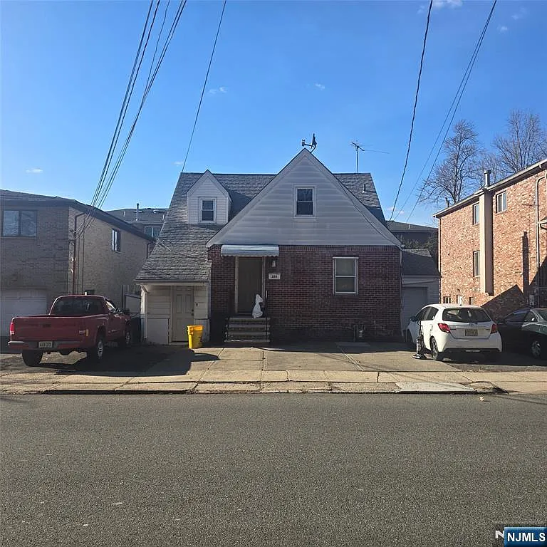 253 5th St photo 1