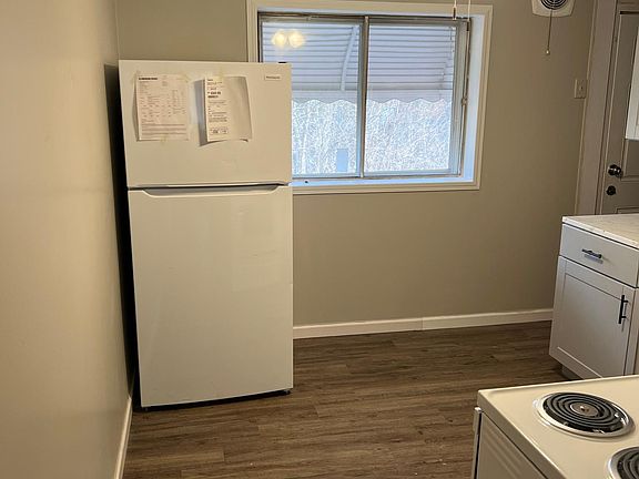 3rd image of 199 Dalepark Dr APT 8