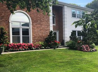 64 Hamlet Dr, Commack, NY 11725