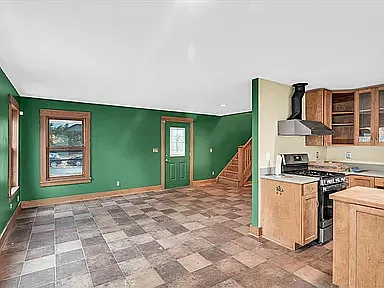 506 S Poplar St — Photo 8
