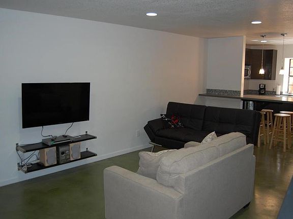 5th image of 4901 E Kelton Ln Unit 1068