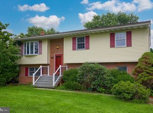 58 Buttonwood Dr, Lititz, PA 17543