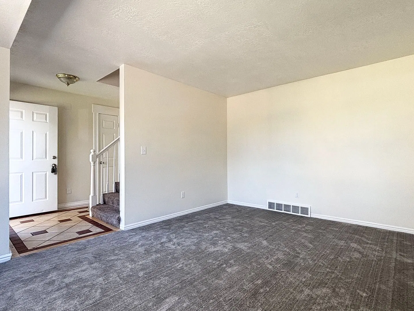 Unique Cape Cod Home in Sunset Hills! — Photo 4