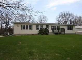 907 W Daumer Rd, Kouts, IN 46347