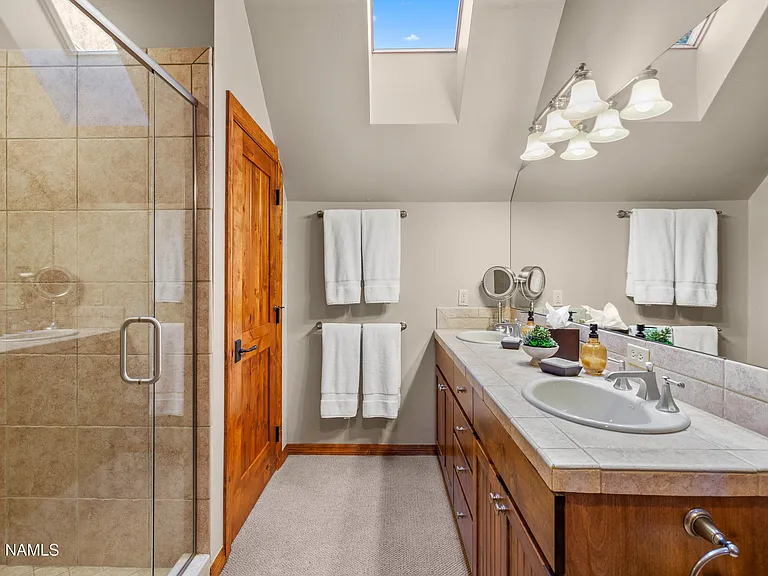 1704 E Trade Winds Ct — Photo 26