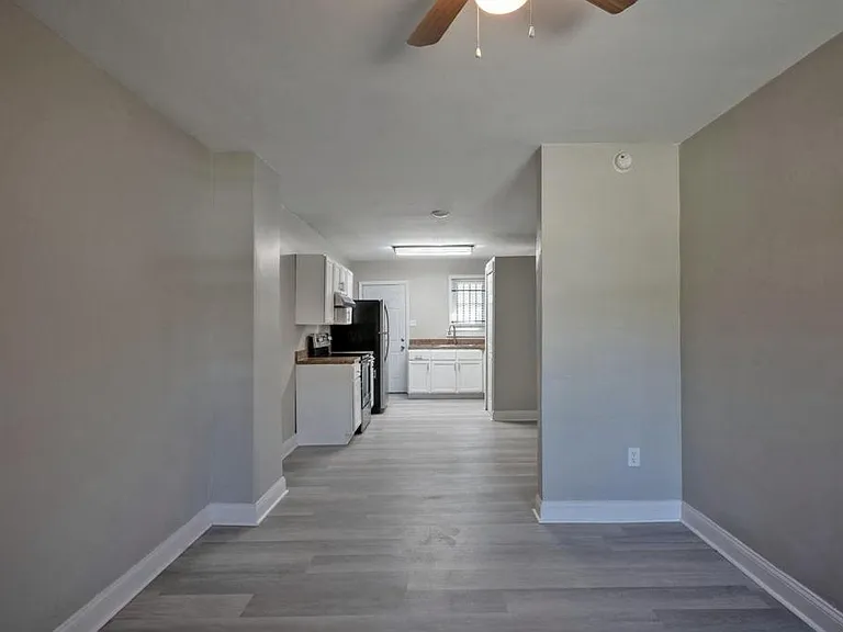 2036 W 11th St — Photo 3