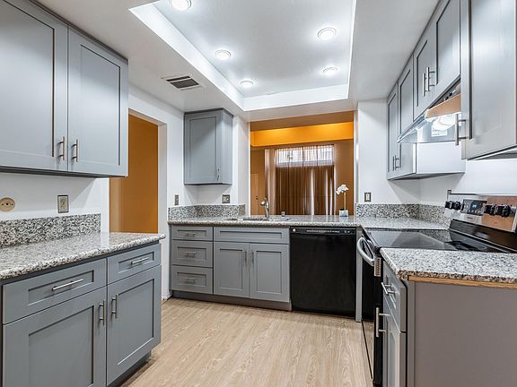 5th image of 1349 N Columbus Ave Unit 9