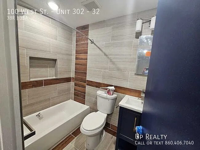 100A West St #29 — Photo 8