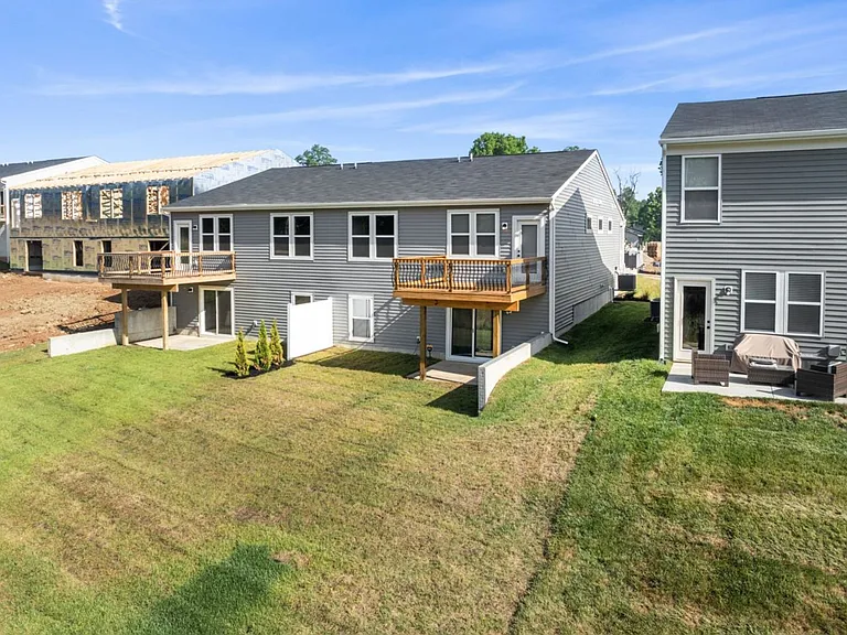 10046 Windcrest Farms Ln — Photo 6