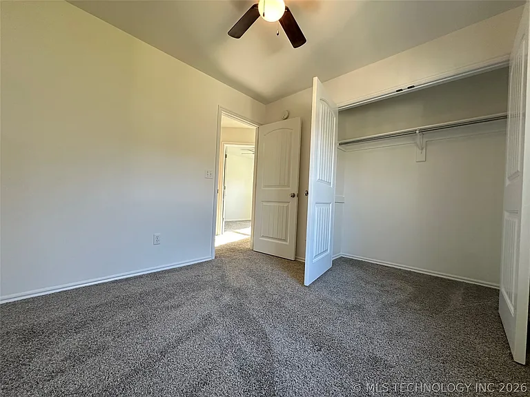 623 N Division St — Photo 12