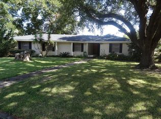 4300 Dogwood St, Groves, TX 77619