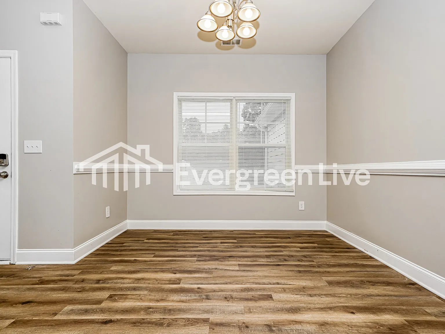 3 bed, 2.0 bath, 1432 sqft, $1,695 — Photo 3