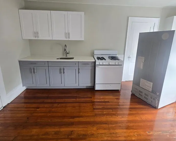 963 Grove St #3L — Photo 1