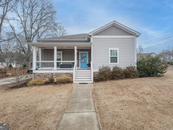 27 E Hill St, Newnan, GA 30263