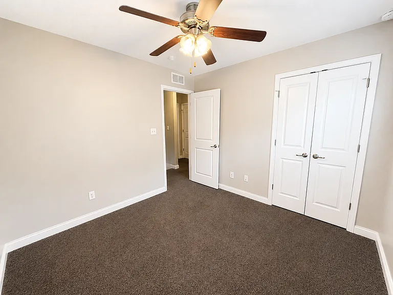 1005 Lennox Cir — Photo 17