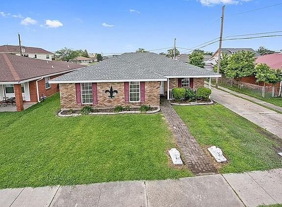 2nd image of 2316 Creely Dr
