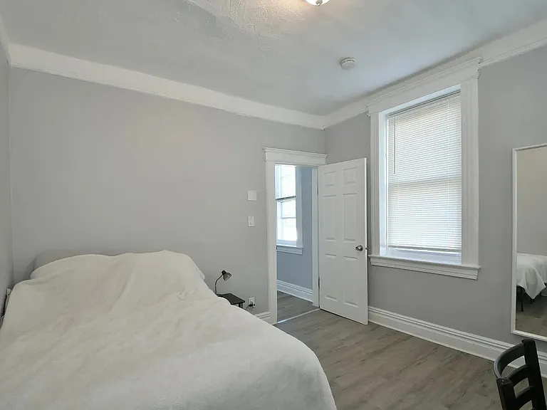 105 Franklin St #2 — Photo 5