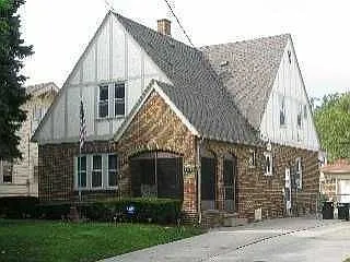 3923 Berkeley Dr photo 1