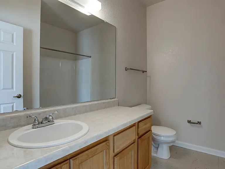 Hickory Ridge Apartments — Photo 17