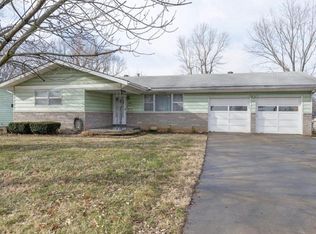 1911 S Bruce Ave, Springfield, MO 65804