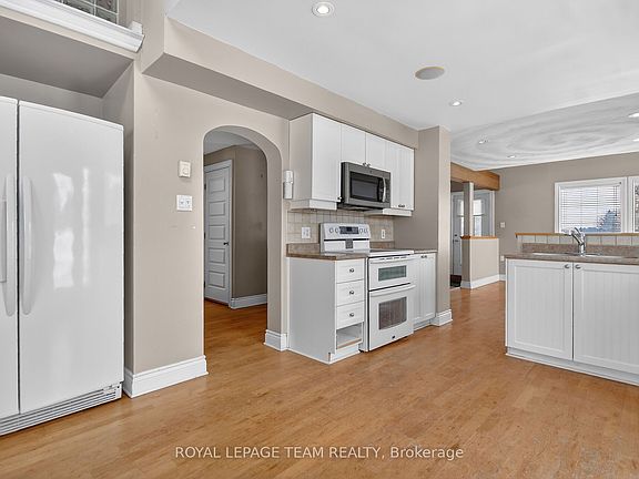 5th image of 5965 Rideau Valley Dr N