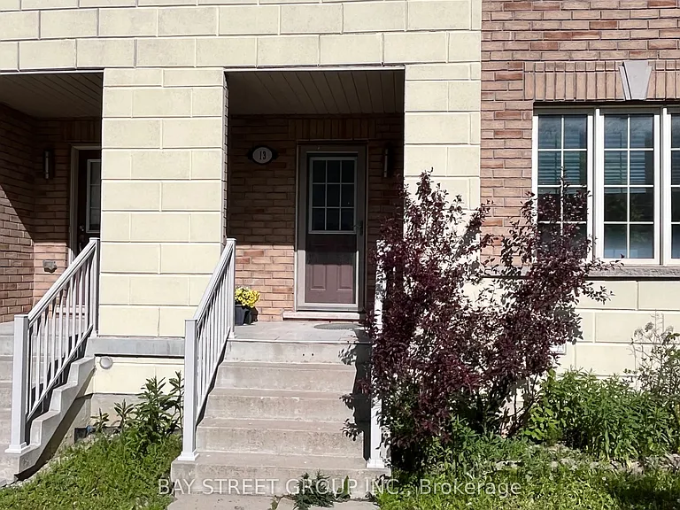 13 Highbury Ct — Photo 1