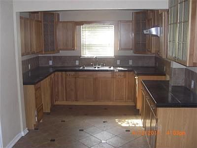 5th image of 8153 N Encino Ave