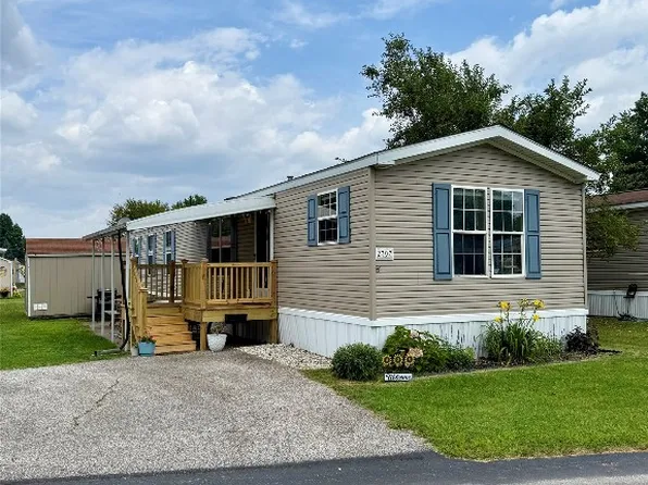 2707 W Park Ln, Erie, PA 16506