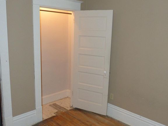 3rd image of 674 E Euclid St