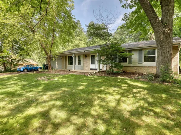 N52W21868 Virginia LANE, Menomonee Falls, WI 53051