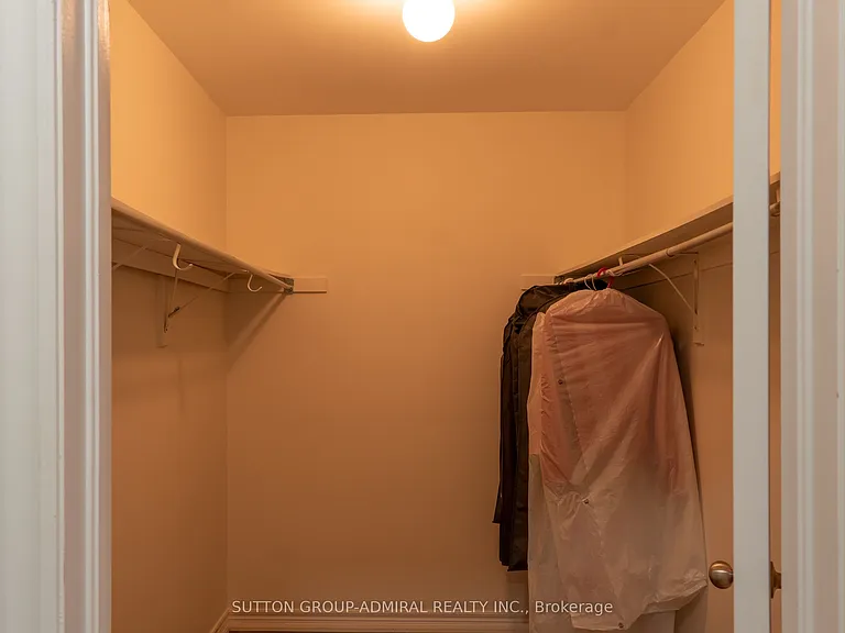 29 Wendelyn Dr #MAIN 2ND FLOOR — Photo 19