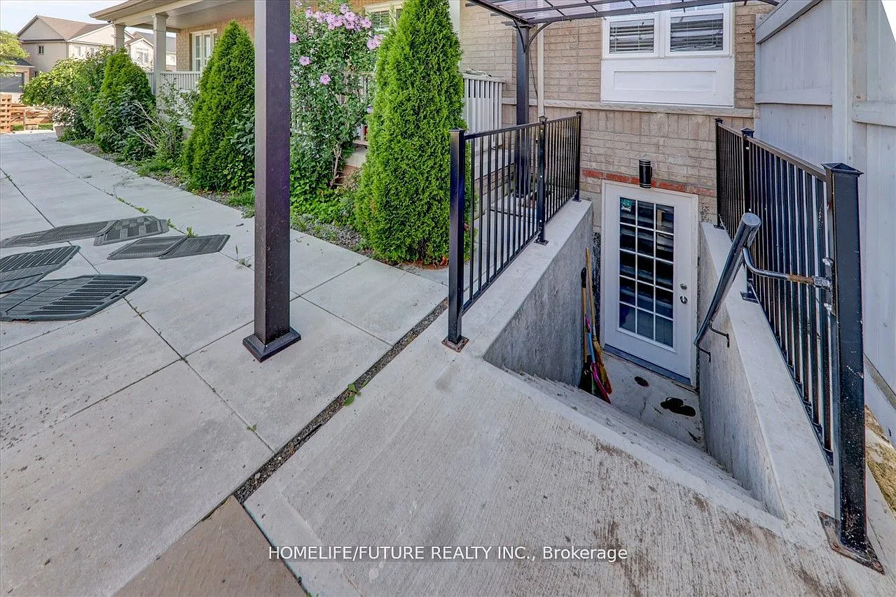 2 bed, $1,900 — Photo 4
