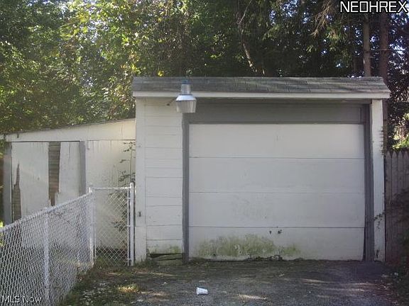 5th image of 15708 E Arcade Ave
