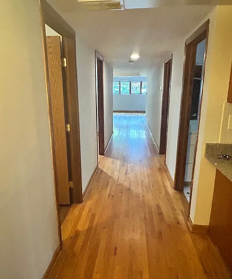 2550 W Winnemac Ave #G — Photo 3