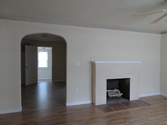 3rd image of 1419 S Calhoun St